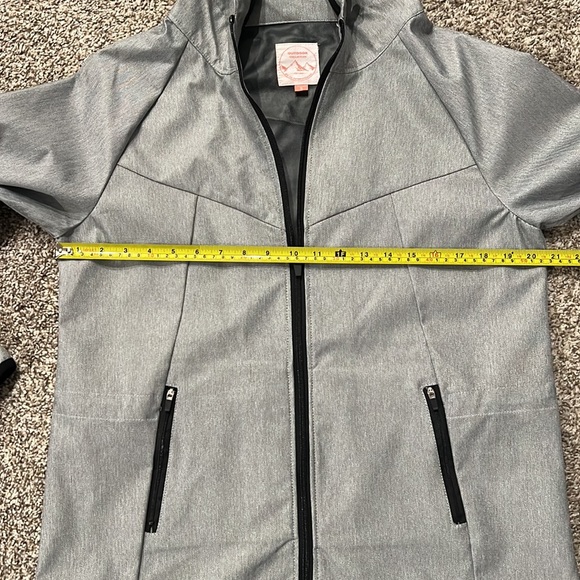 Outdoor Collection By 26 International Gray Jacket with Hood - Picture 6 of 13